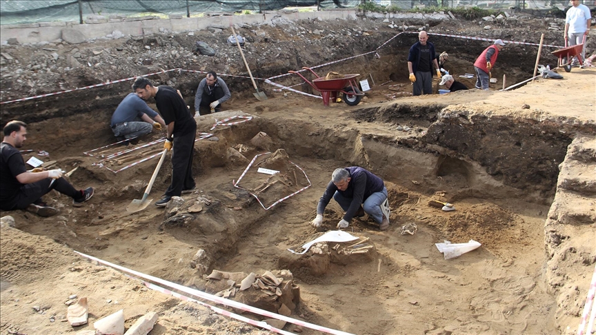 Her yerinden tarih fışkıran Sinop'ta tarihi eserler titizlikle çıkarılıyor