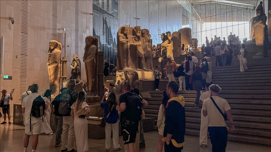 Големиот египетски музеј привлекува посетители од целиот свет со артефактите од древната египетска цивилизација