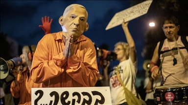 Izraelitët protestojnë para rezidencës së presidentit kundër kërkesës së Netanyahut për falje