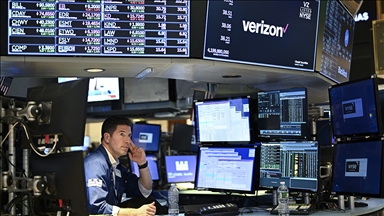 Küresel piyasalar haftaya karışık seyirle başladı