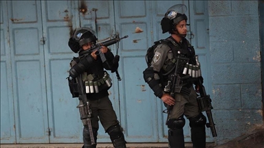 Израильские военные ранили двух палестинцев недалеко от Разделительной стены