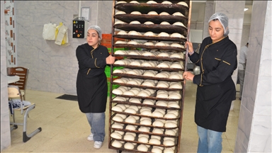 Li Mûşê xwendekarên lîseyê di firûna lîseyê da rojê 4 hezar nan dipêjin