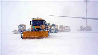 Više od 2.500 letova u SAD-u otkazano tokom vikenda zbog snijega, hiljade putnika ostalo blokirano