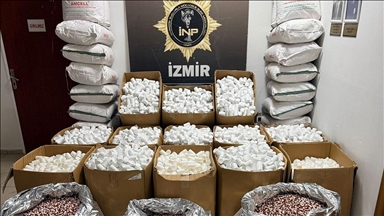 İzmir'de 2 milyon 309 bin 774 uyuşturucu hap ele geçirildi