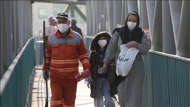 Tahran'da hava kirliliği nedeniyle yarın okullar ve resmi kurumlar tatil edildi