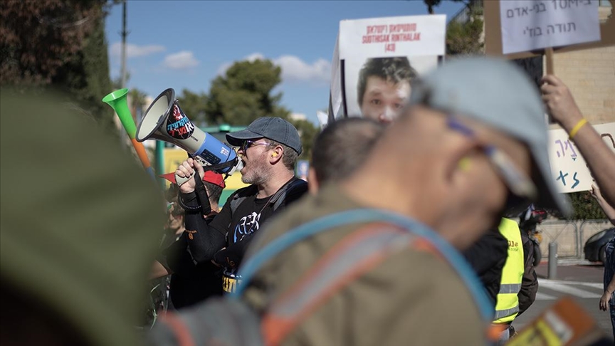 İsrail'de Başbakanlık ve Cumhurbaşkanlığı konutları önünde Netanyahu karşıtı gösteri