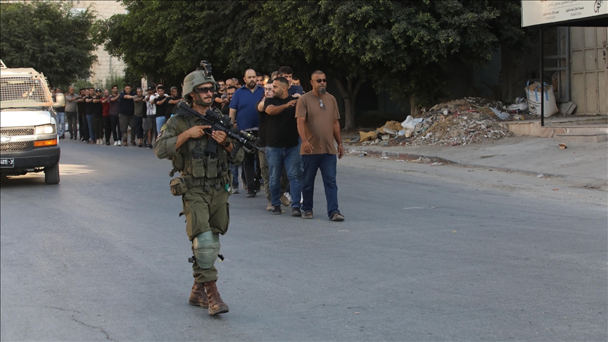 Filistin Esirler Cemiyeti: İsrail, Ekim 2023'ten beri Batı Şeria ve Kudüs'te 21 bin Filistinliyi gözaltına aldı