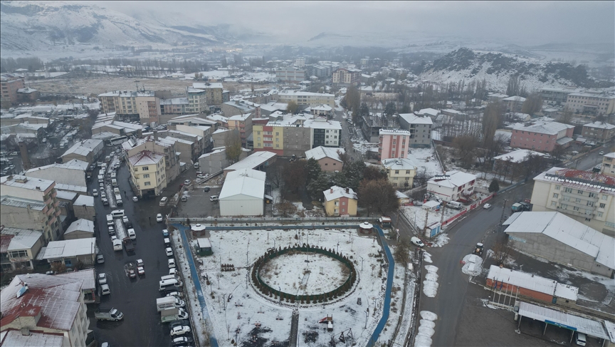 Li du navçeyên Wanê berf ket