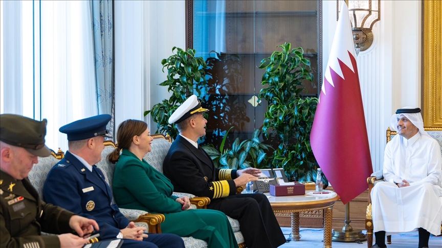 قائد القيادة المركزية الأمريكية يبحث في قطر تعزيز التعاون الدفاعي