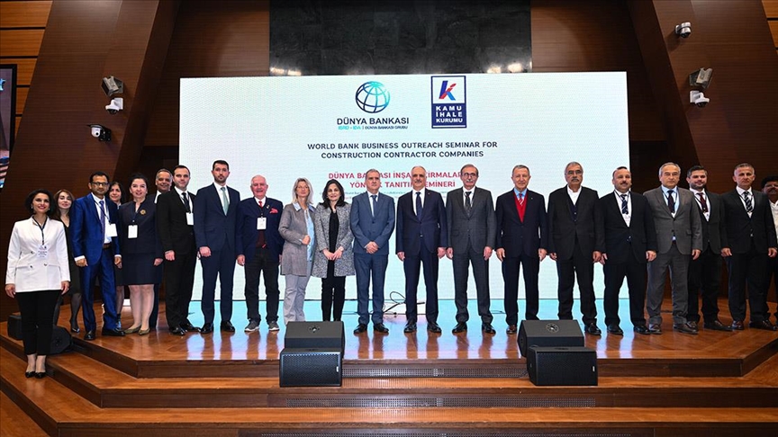 Kamu İhale Kurumu ve Dünya Bankası işbirliğinde inşaat firmalarını bilgilendirmek için seminer düzenlendi