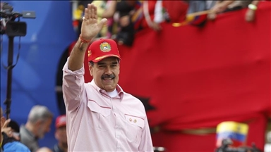 Maduro na skupu u Caracasu upozorio da Venecuela neće prihvatiti "kolonijalni" mir 