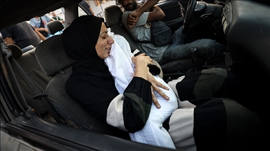 İsrail ordusu, ateşkese rağmen Gazze'de kadın ve çocukların bulunduğu 5 kişiyi yaraladı