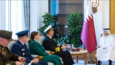 قائد القيادة المركزية الأمريكية يبحث في قطر تعزيز التعاون الدفاعي