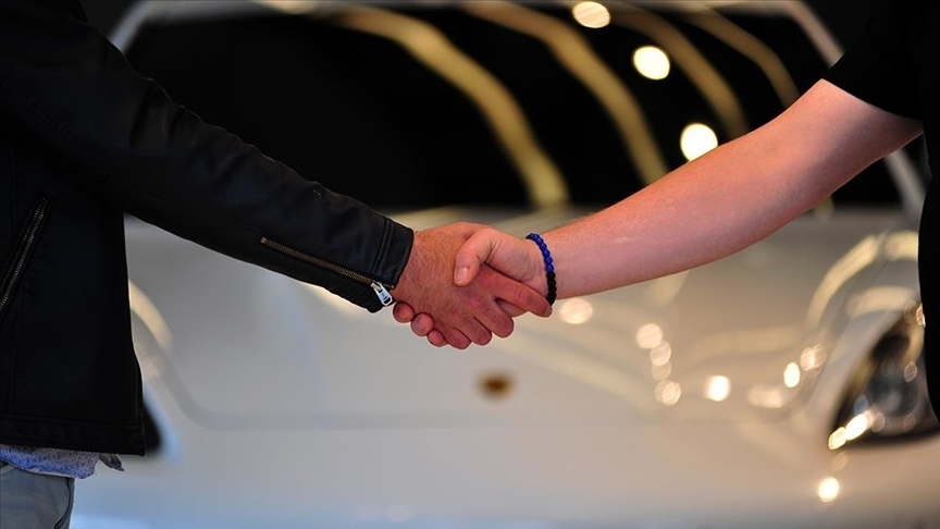 Yetki belgeli ikinci el araç satışına getirilen harç istisnasının kayıtlı ticareti artırması bekleniyor