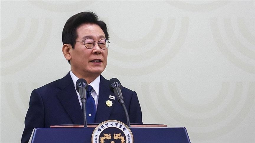 South Korea's Lee offers mediation role to ease China-Japan tensions