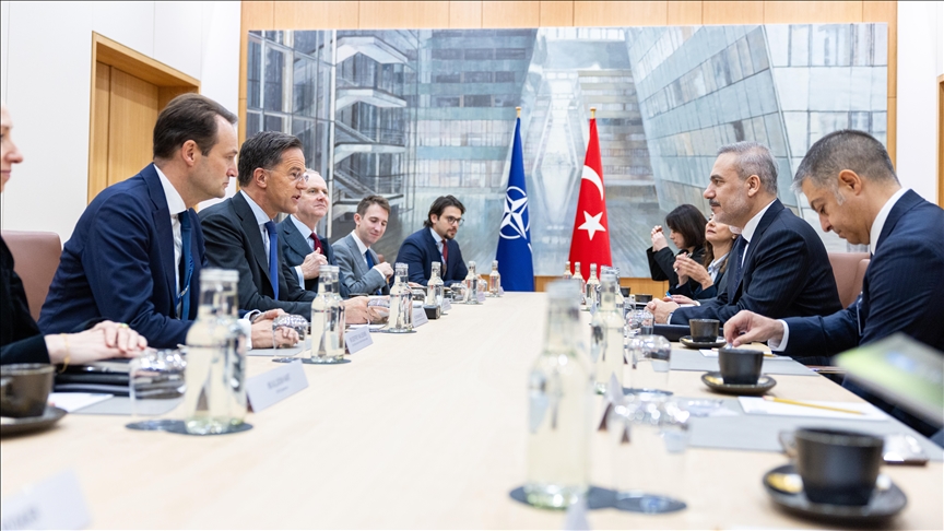Kryediplomati turk Fidan takon shefin e NATO-s në Bruksel