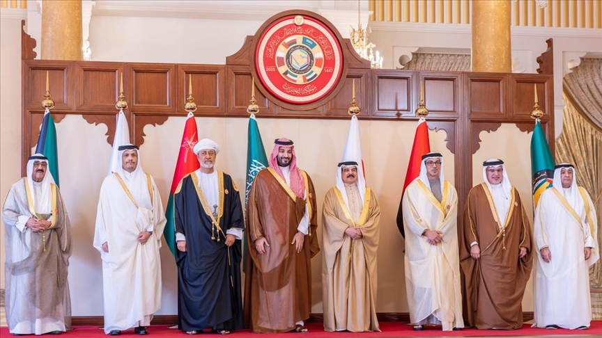 البحرين.. انطلاق القمة الخليجية بحضور غير مسبوق لسلطان عمان 