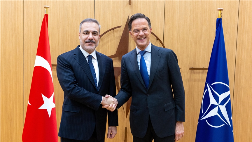  Турскиот министер за надворешни работи во Брисел се сретна со генералниот секретар на НАТО