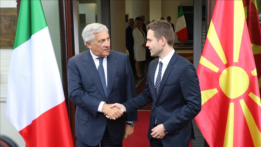 Муцунски: Заедно со италијанскиот министер за надворешни работи ќе организираме многу важна дискусија за Коридорот 8