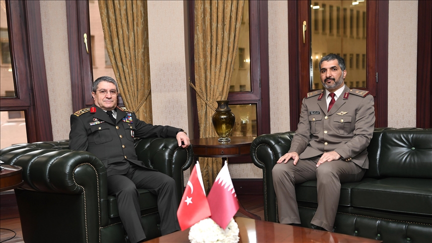 أنقرة.. رئيس الأركان التركي يلتقي قائد القوات البرية القطري