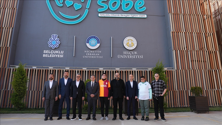 Galatasaray Başkanı Dursun Özbek, Konya'da SOBE'yi ziyaret etti