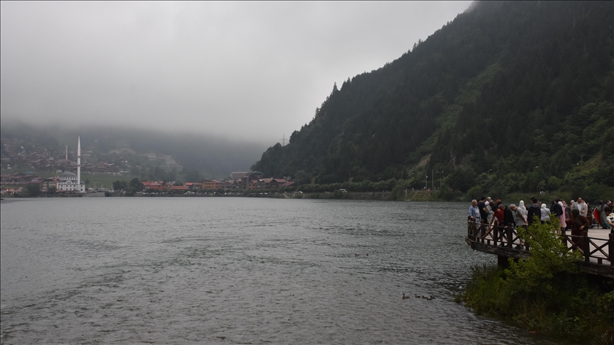 Karadeniz'in 4 gölü plastik atıkla "boğuluyor"