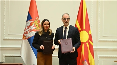 Владите на Северна Македонија и Србија потпишаа меморандум за разбирање 