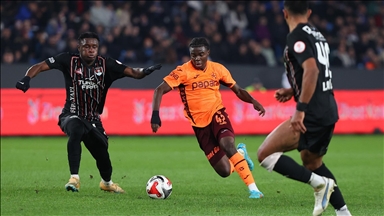 Trabzonspor,  Ziraat Türkiye Kupası'nda İmaj Altyapı Vanspor'u 2-0 mağlup etti