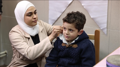 TİKA, Şam'da işitme engelli 63 çocuğa işitme cihazı dağıttı