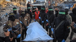 طواقم الصليب الأحمر تتسلم رفات مفترضة لأخر أسير إسرائيلي بغزة 