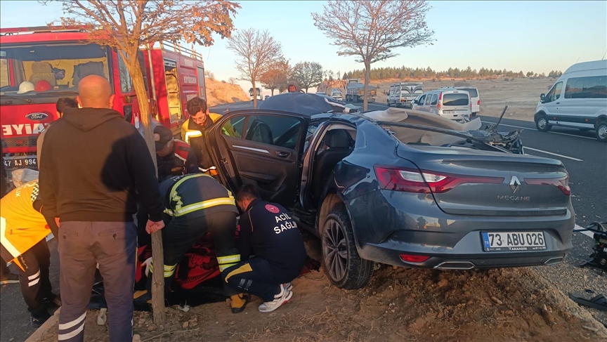 Li Mêrdînê wesayît û TIRek li hev qelibîn, kesek mir û 2 kes jî birîndar bûn