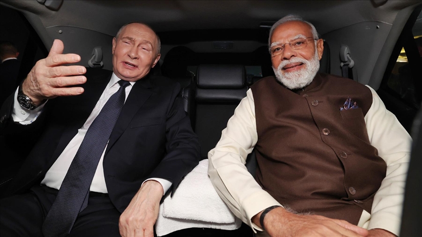 Poutine arrive en Inde pour son premier sommet annuel avec le Premier ministre Modi depuis 2021