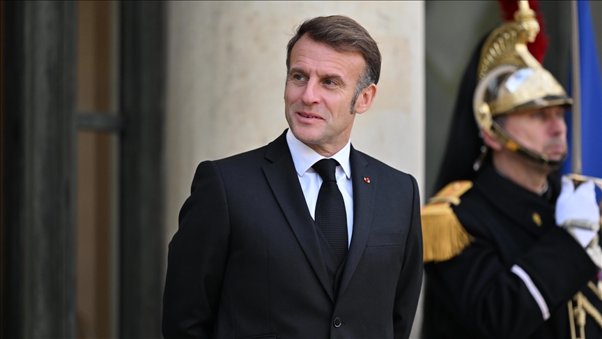 Presidenti francez  Paqja dhe ribalancimi ekonomik në agjendë gjatë udhëtimit në Kinë