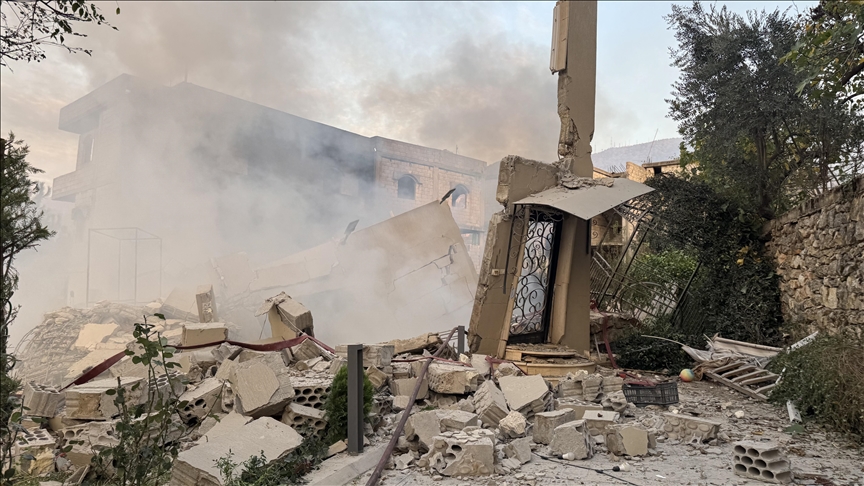 İsrail ordusu, Lübnan'ın güneyindeki 4 beldeye hava saldırısı düzenledi