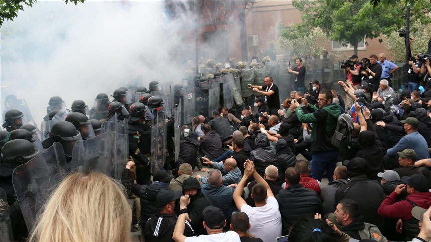 Gjykata dënon me dy vjet burg serbin që sulmoi ushtarët e KFOR-it dhe Policinë e Kosovës në Zveçan