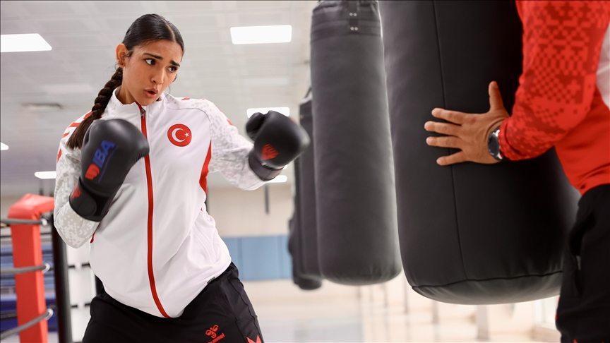 Milli boksör, Avrupa şampiyonu babasının olimpiyat hayalini gerçekleştirmek için çalışıyor