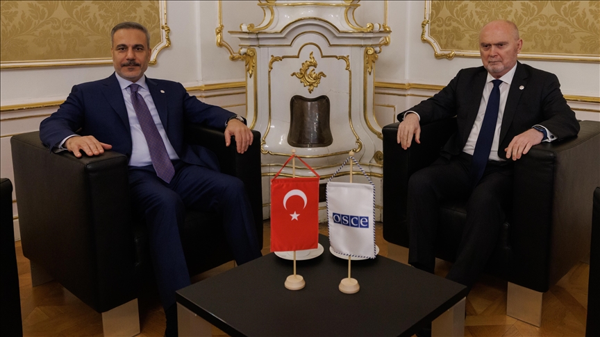 Хакан Фидан провел встречу с генеральным секретарем ОБСЕ Фердуном Синирлиоглу