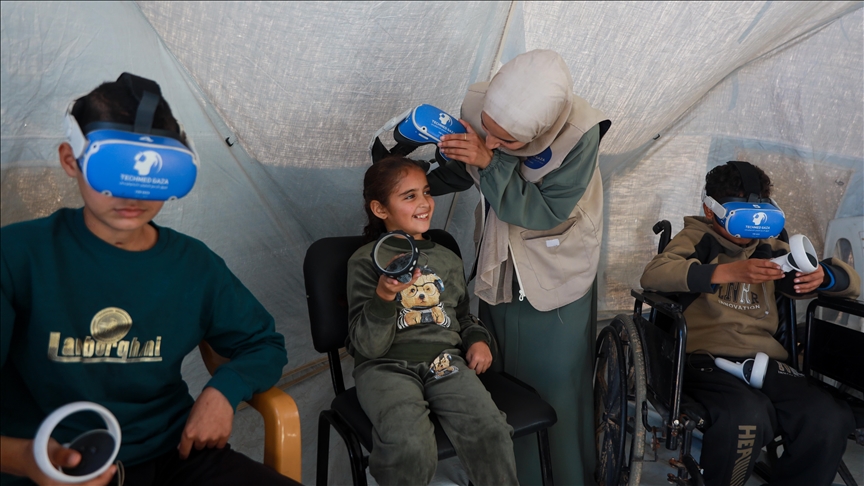 Gazze'de savaş travması yaşayan çocuklar sanal gerçeklikle rehabilite ediliyor