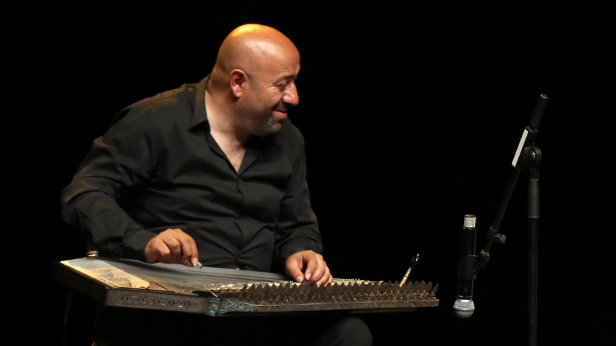 بحفل مميز.. عازف القانون التركي آيتاش دوغان يمتع جمهور تونس