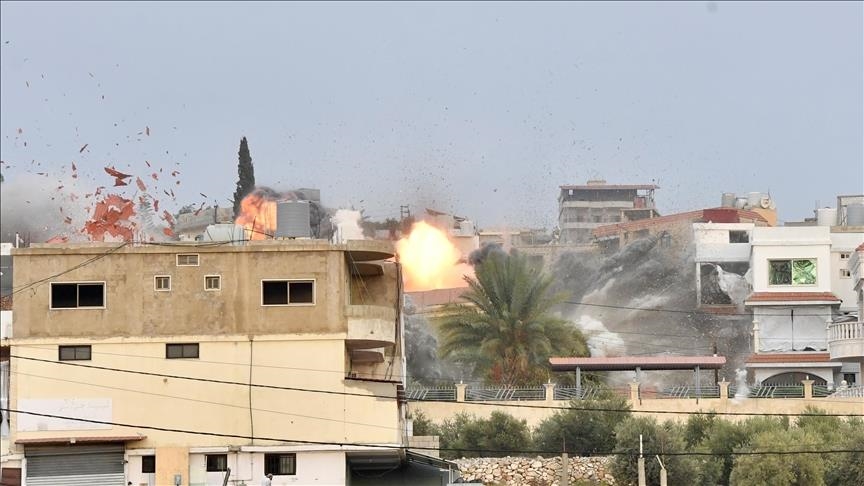 الجيش الإسرائيلي يهاجم بلدتين في جنوبي لبنان إثر إنذارات بالإخلاء 