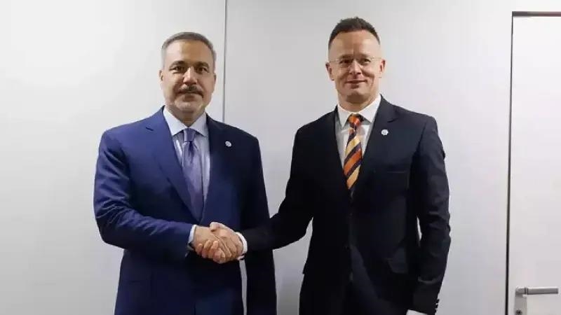 Глава МИД Турции провел переговоры с венгерским коллегой Петером Сийярто