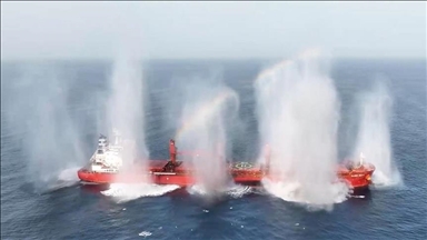 مسقط تعلن إعادة طاقم سفينة استهدفها الحوثيون بعد أشهر من الاحتجاز