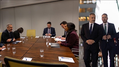 وزير الخارجية التركي يلتقي نظيريه البلجيكي والكندي في بروكسل