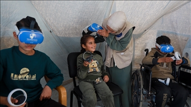 Gazze'de savaş travması yaşayan çocuklar sanal gerçeklikle rehabilite ediliyor