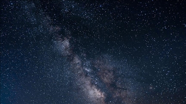 Shkencëtarët zbulojnë një galaktikë të re gjigante 