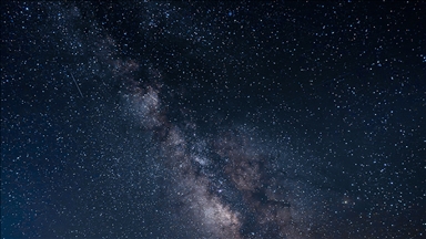 Bilim insanları, 12 milyar yıl öncesine ait Samanyolu benzeri dev galaksi keşfetti