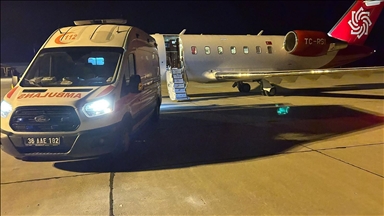 Li Qersê pitika ku kêşaya wê ya hilmkişînê hebû bi ambûlansfirê sewqî Enqereyê kirin