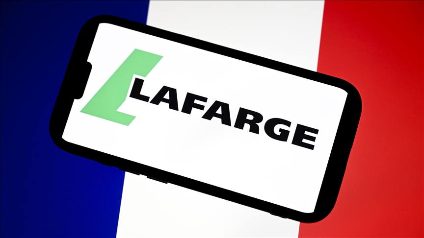Lafarge'ın eski çalışanı, firmanın Suriye'deki çalışanlarının hayatını tehlikeye attığını söyledi