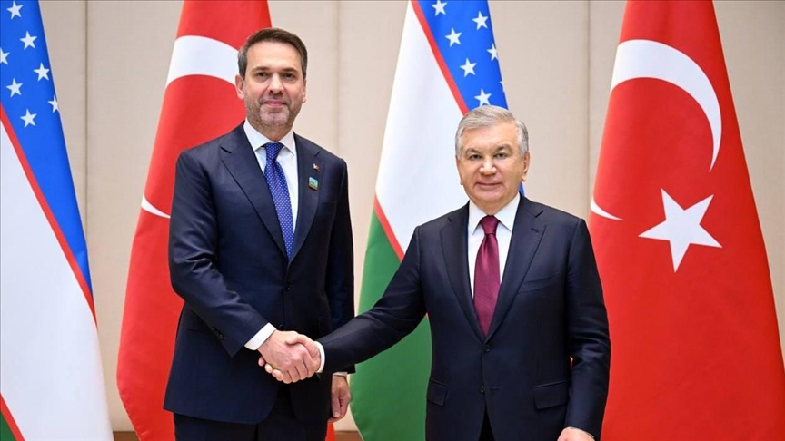 Мирзиёев принял делегацию Турции во главе с главой Минэнерго Алпарсланом Байрактаром