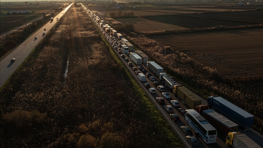 Greek farmers block key highway, Bulgaria border crossing as protests escalate